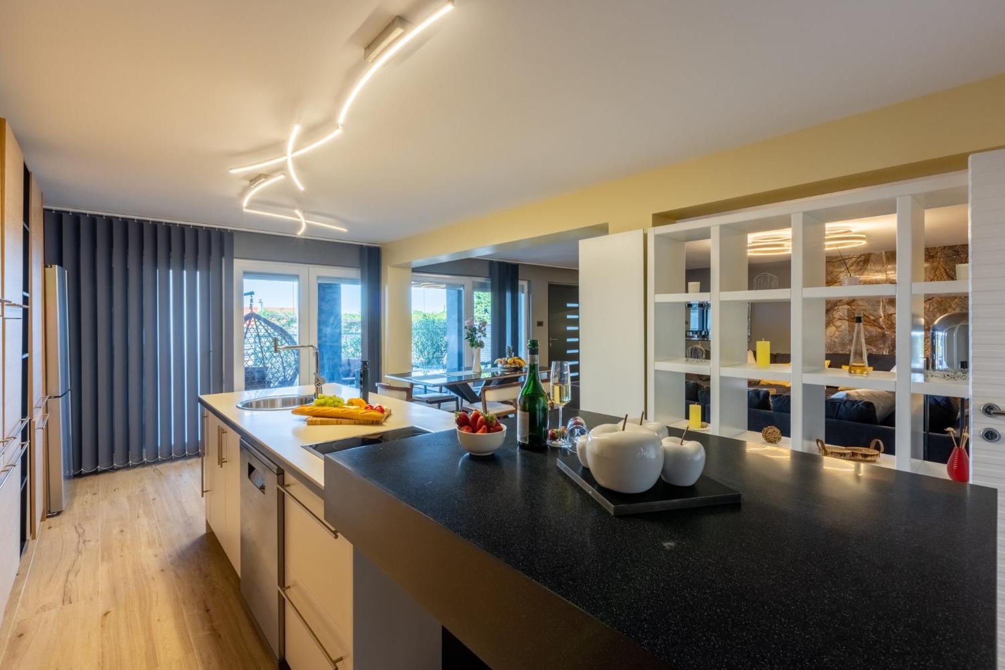 Panoramica Apartment With Whirlpool Crikvenica Luaran gambar